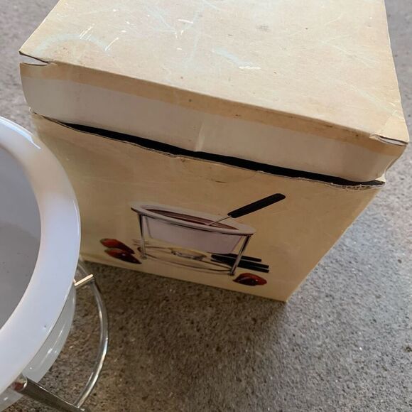 Small Ceramic Fondue Pot With Stand - Picture 4 of 5